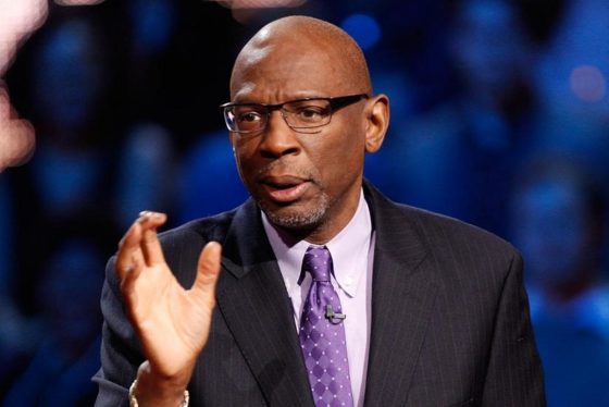 Geoffrey Canada pointing